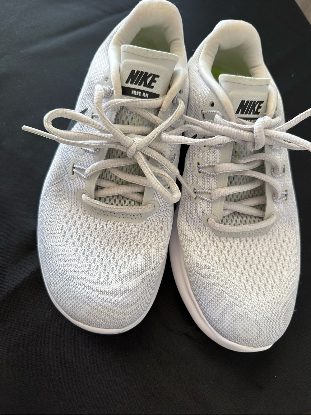 Nike Light Gray and Black Women's Running Sneakers size 7 - Picture 2 of 4